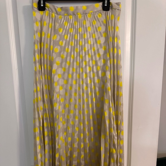 Zara pleated yellow polka dot handkerchief hem midi skirt Sz L - Picture 4 of 8